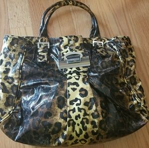 Nice big GUESS purse..